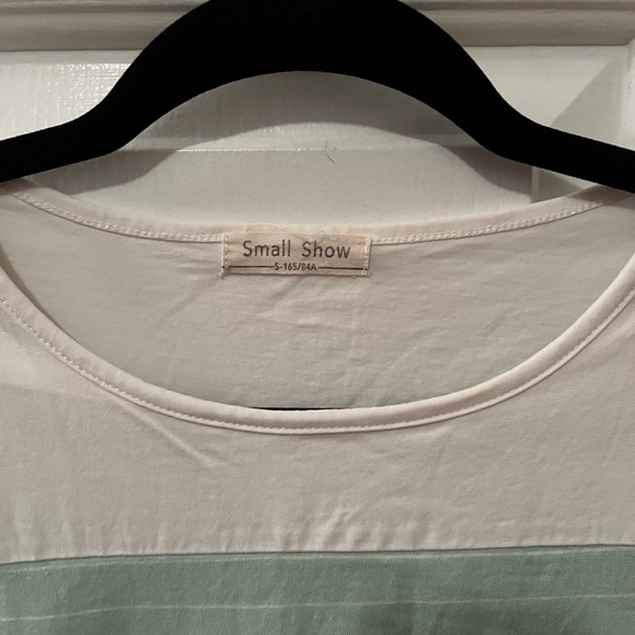 Short Sleeved Nursing Top - Picture 3 of 4